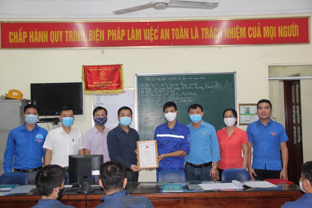 Thợ lò 9X, lương 26 triệu đồng/tháng chia sẻ bí quyết nghề - 5