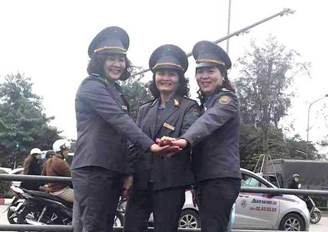 Gác chắn đường tàu: Nghề của những “bóng hồng thép” - 1