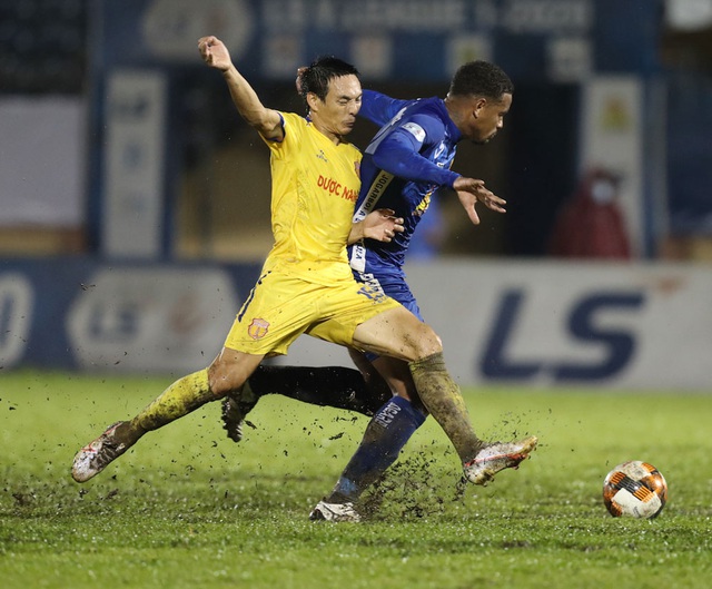V-League 2020: Cuộc đua vô địch, trụ hạng và chuyện trọng tài - 1