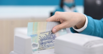 Lợi nhuận ngân hàng sụt giảm, chi phí dự phòng tăng