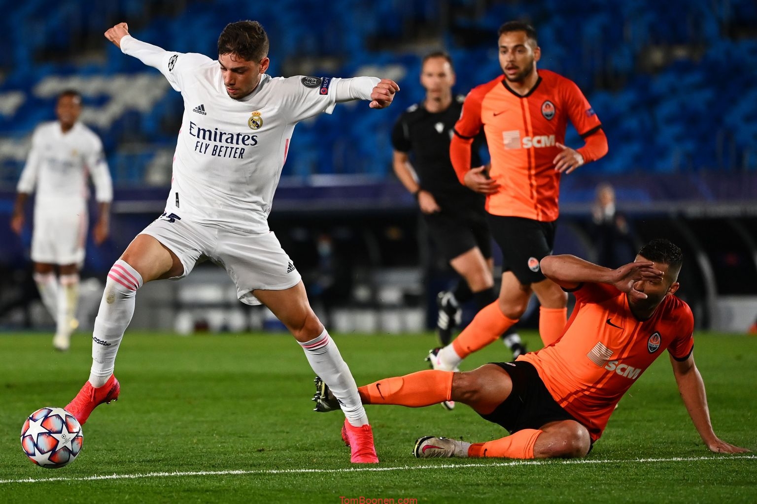 1153-borussia-mgladbach-vs-real-madrid-3h-ngay-28-10-1