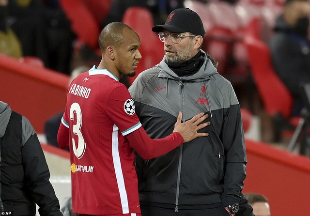 Vượt qua “tí hon”, Liverpool tổn thất lớn về lực lượng