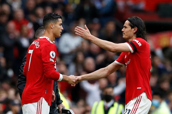 HLV Solskjaer không hối hận việc để Ronaldo ngồi dự bị - 1