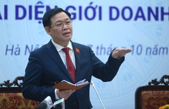 Chủ tịch Quốc hội: Người dân và doanh nghiệp luôn ở vị trí trung tâm