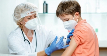 Việc tiêm vaccine Covid-19 cho trẻ em trên thế giới như thế nào?