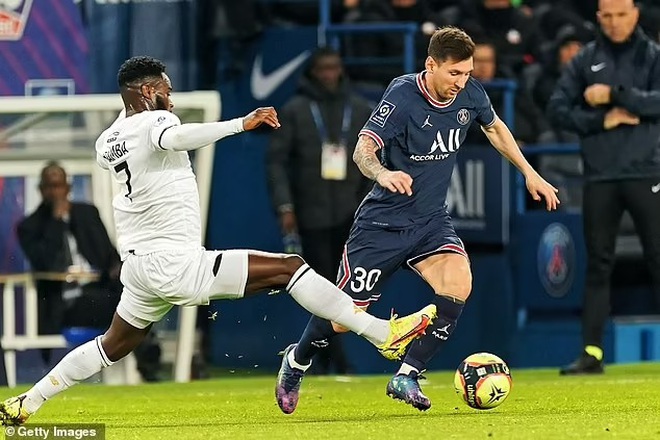 HLV Pochettino nói gì về việc thay Messi khi đội nhà đang thua? - 1