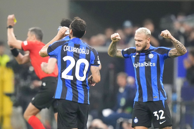 Barcelona thua đau Inter Milan, Bayern Munich giữ mạch toàn thắng - 5