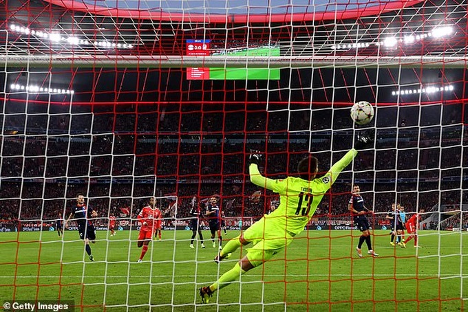 Barcelona thua đau Inter Milan, Bayern Munich giữ mạch toàn thắng - 6