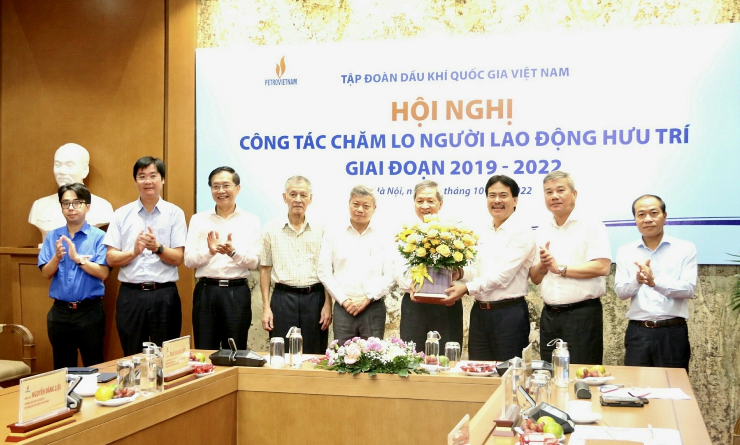 Phát huy vốn quý của người lao động hưu trí dầu khí