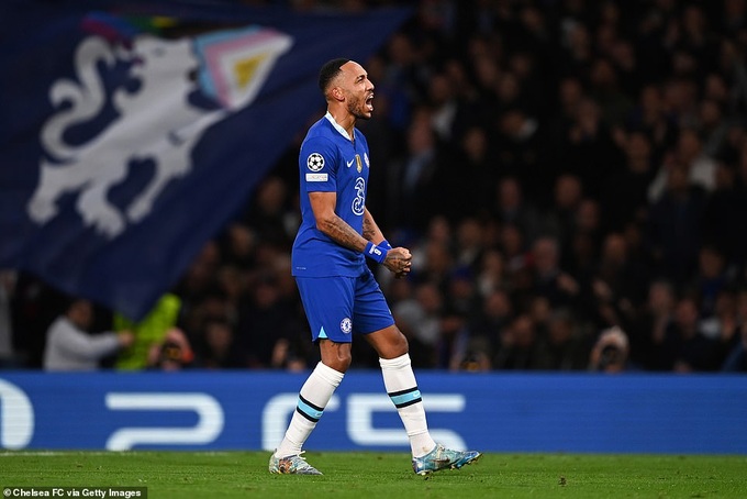 Thắng đậm AC Milan, Chelsea thoát khỏi vị trí cuối bảng - 2