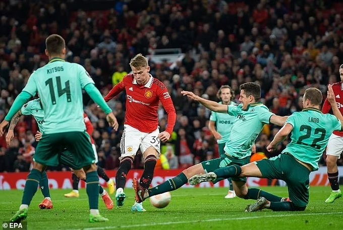 Phản ứng của HLV Ten Hag khi Man Utd thắng nghẹt thở - 1