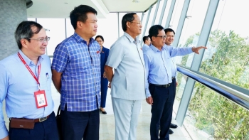 Phó Chủ tịch Quốc hội Trần Quang Phương tiếp xúc cử tri tại Công ty cổ phần Lọc hóa dầu Bình Sơn