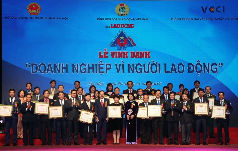 bidv nhan giai thuong doanh nghiep vi nguoi lao dong nam 2017