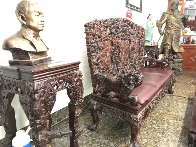 Chiêm ngưỡng những bộ bàn ghế tiền tỷ đại gia mới dám tậu