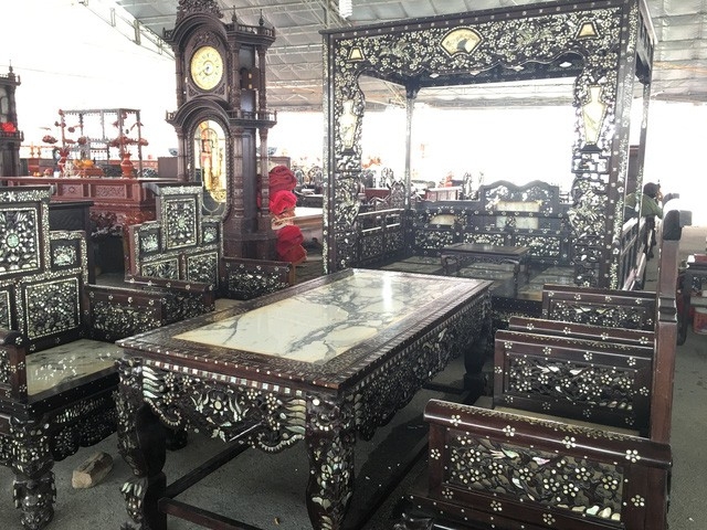 Chiêm ngưỡng những bộ bàn ghế tiền tỷ đại gia mới dám tậu