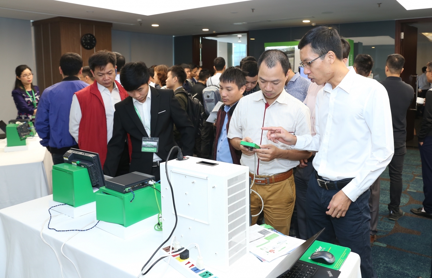 Schneider Electric đón đầu xu hướng số hoá trong sản xuất công nghiệp thông qua Hội nghị đổi mới sáng tạo