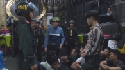 vinh long bat giam doi tuong phe ma tuy vo co dap pha tai san