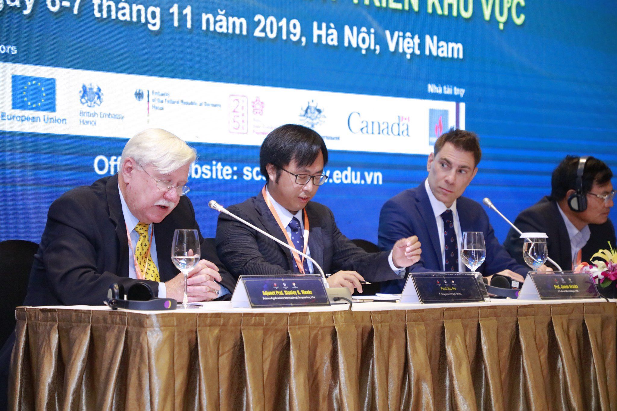 chuyen gia my trung quoc co hanh vi bat nat va cuong ep tren bien dong