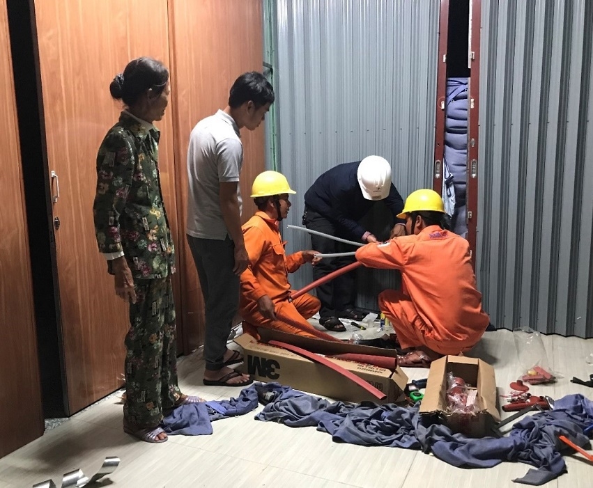 Chuyện kể của một đầu cáp ngầm trong cơn bão số 5