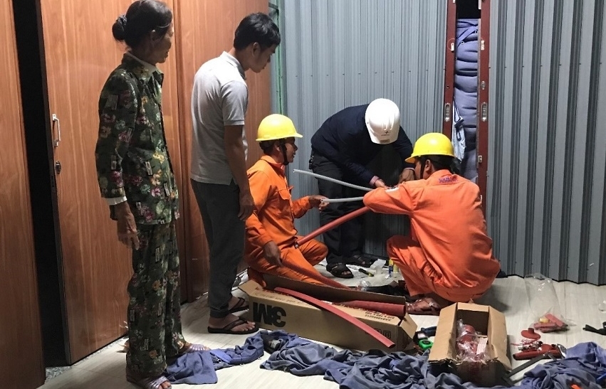 Chuyện kể của một đầu cáp ngầm trong cơn bão số 5
