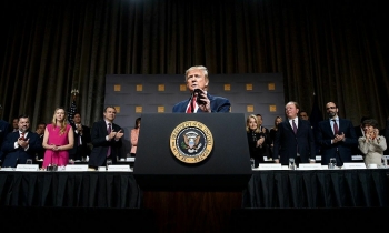 Trump dọa tăng thuế mạnh tay với Trung Quốc