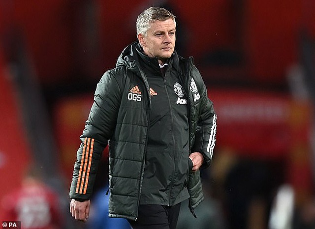 HLV Solskjaer đổ lỗi cho khán giả sau trận thua Arsenal - 2
