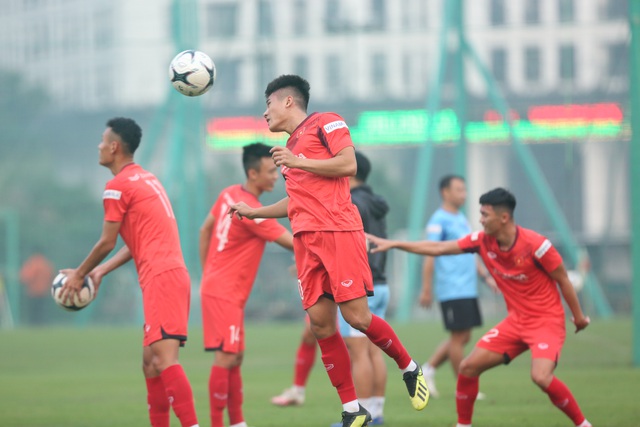 Tuyển thủ U22 Việt Nam thừa nhận gặp khó với kỹ thuật cơ bản - 2