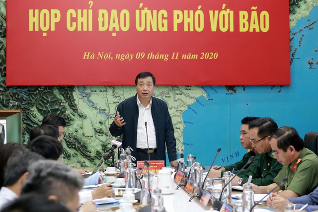 Bão số 12 gây mưa rất to, 3 ngày nữa lại có bão số 13 - 2