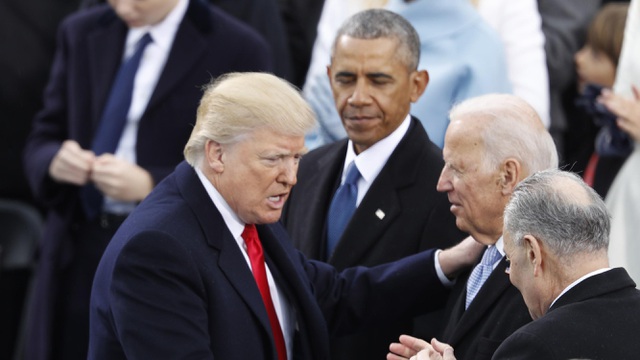 Nhà Trắng đồng ý chia sẻ báo cáo tình báo mật cho ông Biden - 1