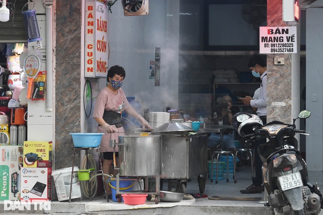 Hà Nội siết chặt phòng dịch, hàng ăn uống đóng cửa trước 21h - 1