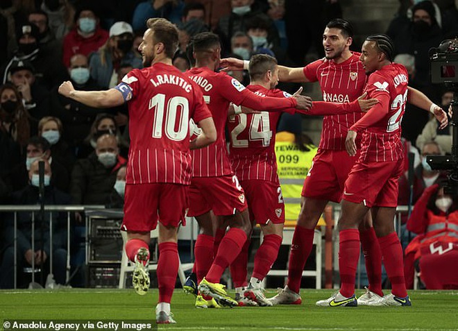 Đánh bại Sevilla, Real Madrid giữ vững ngôi đầu bảng La Liga - 1