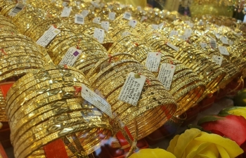 Giá vàng hôm nay 30/11: Đồng USD phục hồi kéo giá vàng đi xuống