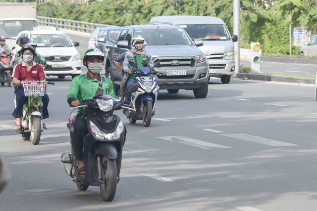 Giới tài xế xe công nghệ đòi doanh nghiệp đối xử công bằng, tử tế!
