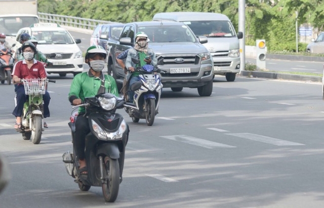 Giới tài xế xe công nghệ đòi doanh nghiệp đối xử công bằng, tử tế!