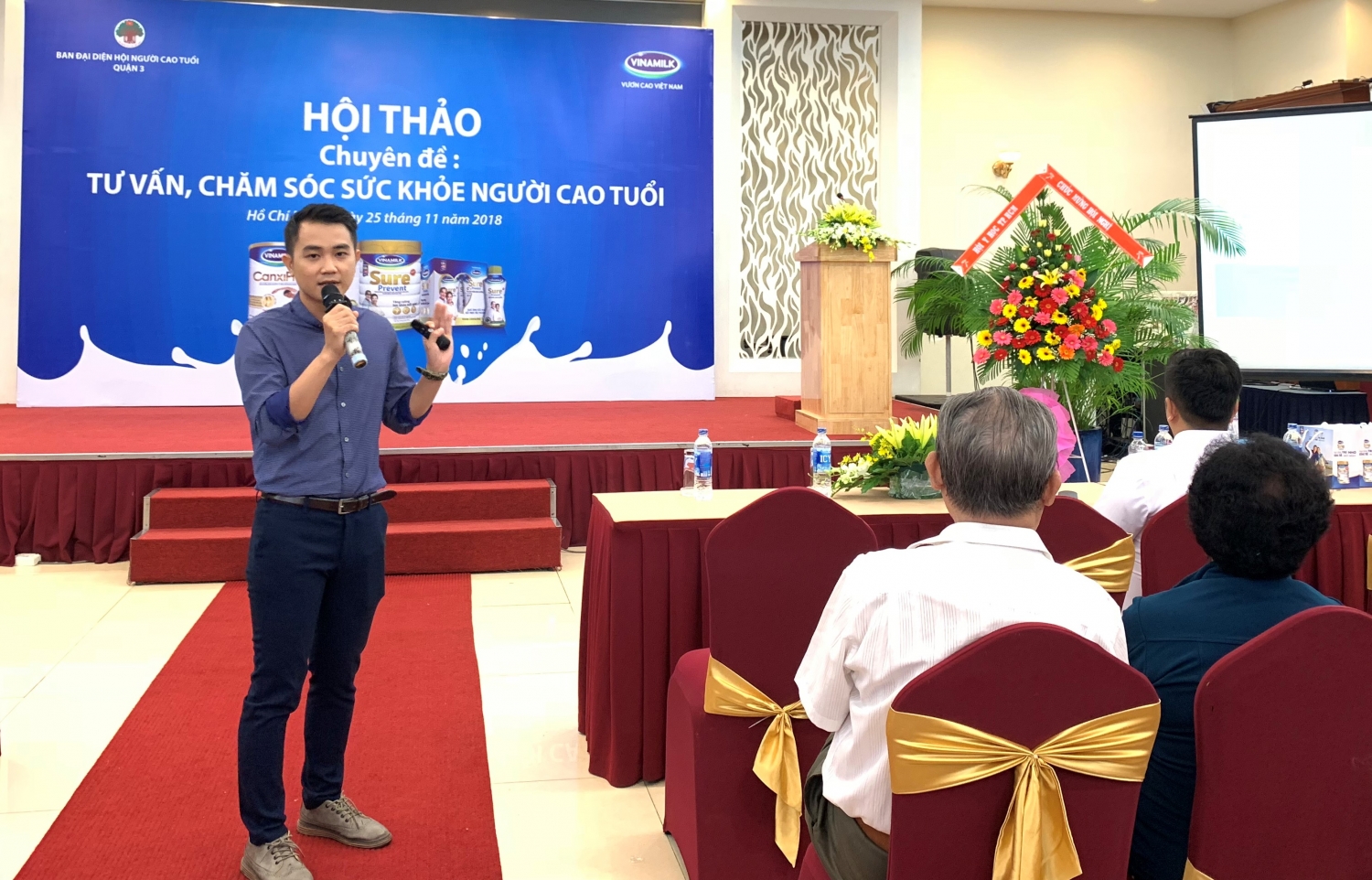Sản phẩm sữa Vinamilk dành cho người cao tuổi