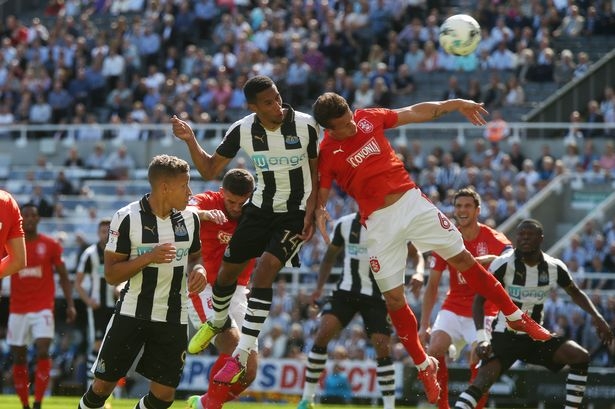 Xem trực tiếp bóng đá Huddersfield vs Newcastle (Ngoại hạng Anh), 22h ngày 15/12