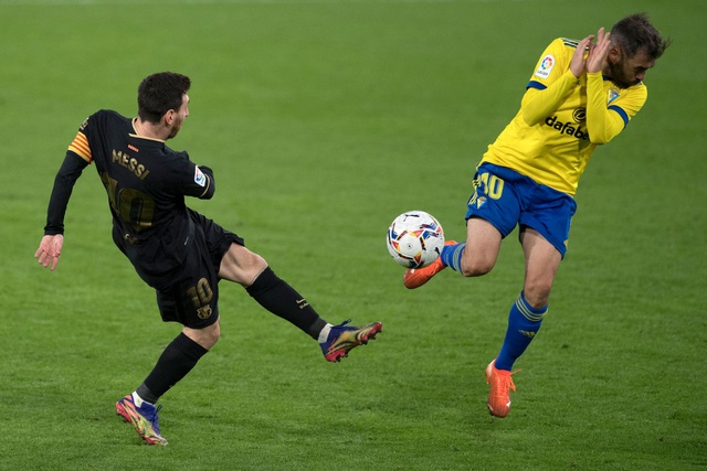 Messi không tỏa sáng, Barcelona sẽ lạc trôi về đâu? - 2