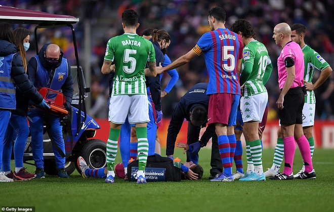 Real Madrid giành 3 điểm trước Sociedad, Barcelona gục ngã dưới tay Betis - 2