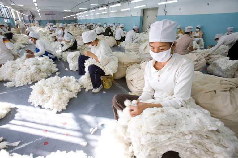 Mỹ trừng phạt các quan chức, công ty Trung Quốc - 1