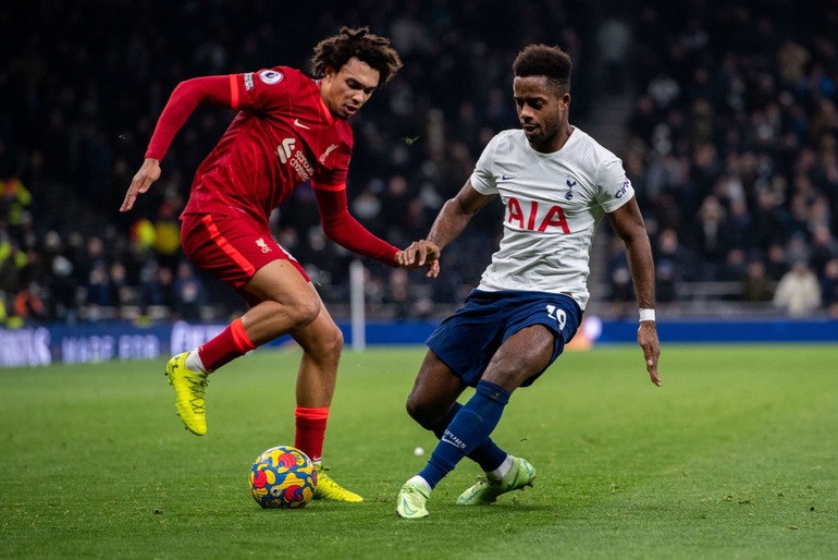 Man City xây chắc ngôi đầu, Liverpool và Chelsea hụt hơi - 2