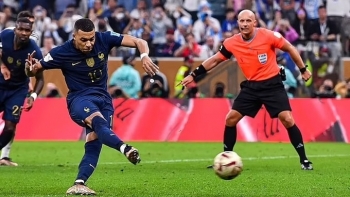 Neymar nhận thẻ đỏ, Mbappe lập công giúp PSG củng cố ngôi đầu Ligue 1