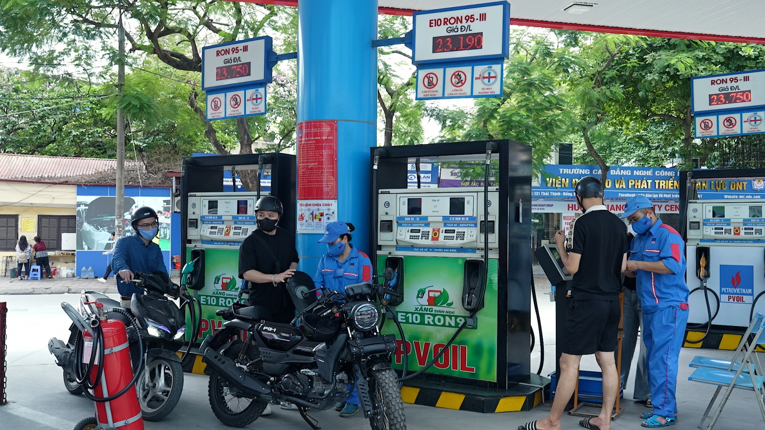 Trước giờ G xăng E10 phủ sóng toàn quốc: Lợi thế nhờ giá và nguồn cung