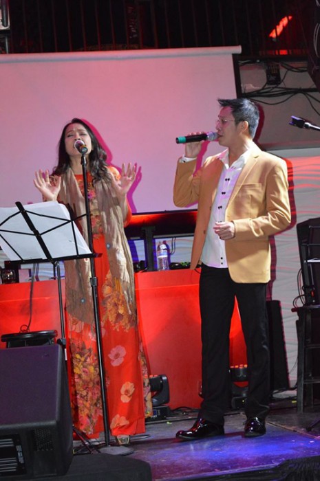 ca si hong hanh nguoi dan ba xoa toc hat tinh ca