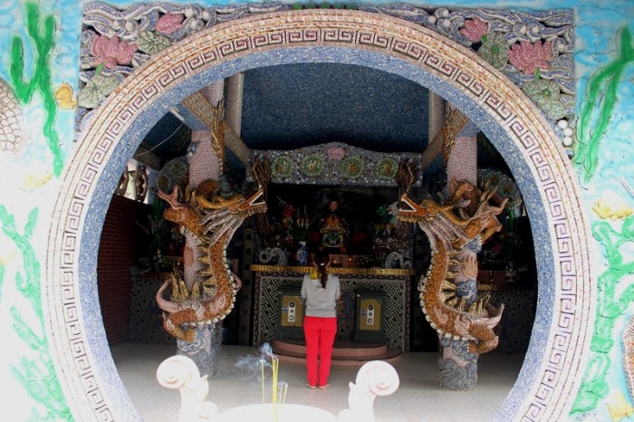 can canh ngoi mieu noi doc dao o sai gon