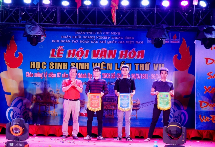 chum anh le hoi van hoa hoc sinh sinh vien dau khi lan thu vii