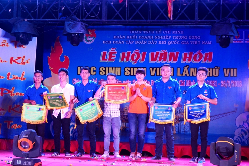 chum anh le hoi van hoa hoc sinh sinh vien dau khi lan thu vii
