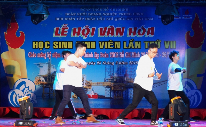 chum anh le hoi van hoa hoc sinh sinh vien dau khi lan thu vii
