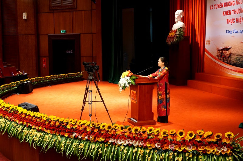 le phat dong thang cong nhan va tuyen duong nguoi lao dong dau khi tieu bieu
