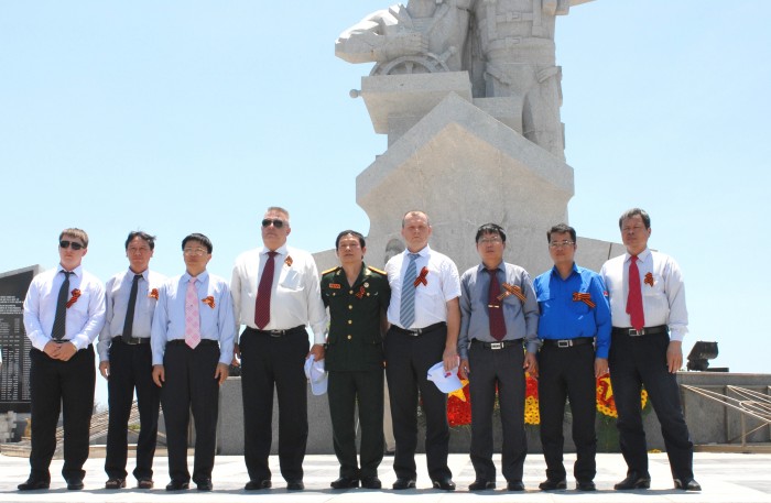 vietsovpetro dang hoa tai tuong dai cam ranh