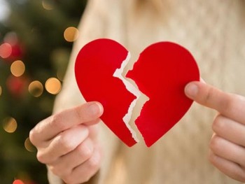 Giấy ly hôn chưa ráo mực chồng đã cưới vợ mới
